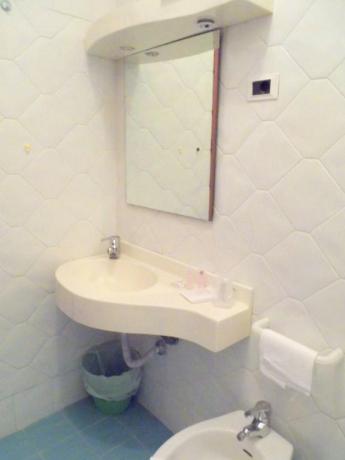 Bagno privato in camera hotel vicino ischia