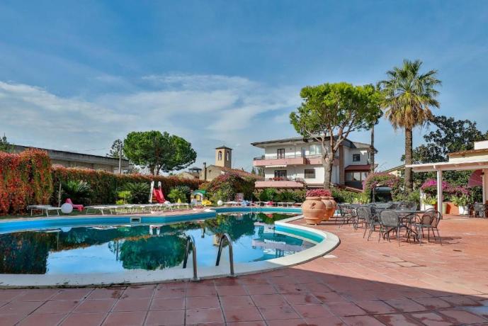 Piscina Solarium nel Cilento Peastum Salerno 