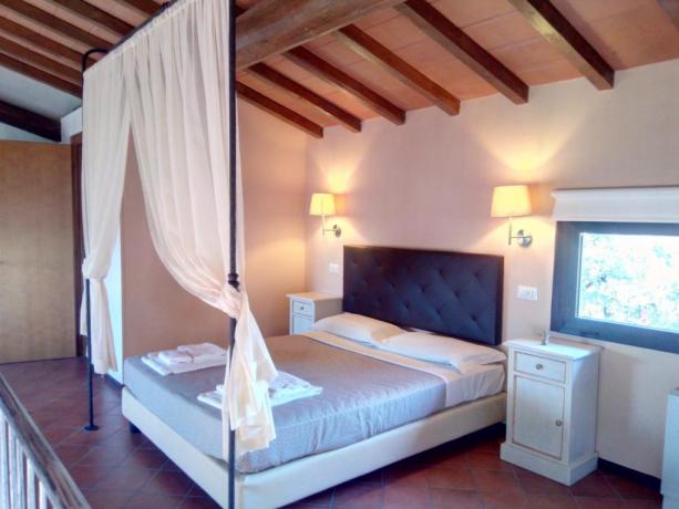 Suite 306 2 persone con letto a baldacchino 