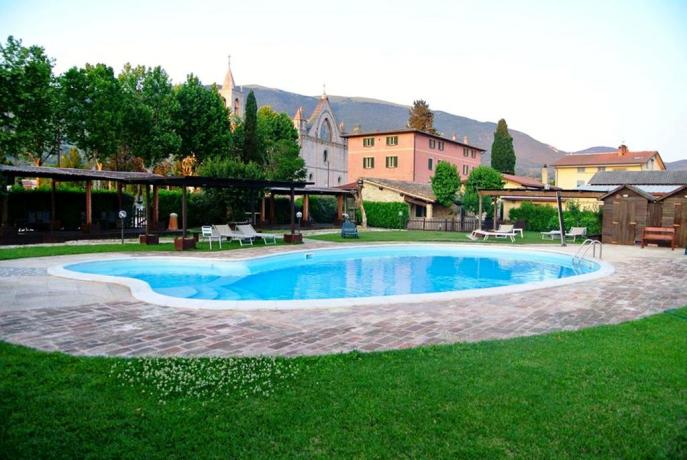 Agriturismo con piscina idromassaggio, Assisi