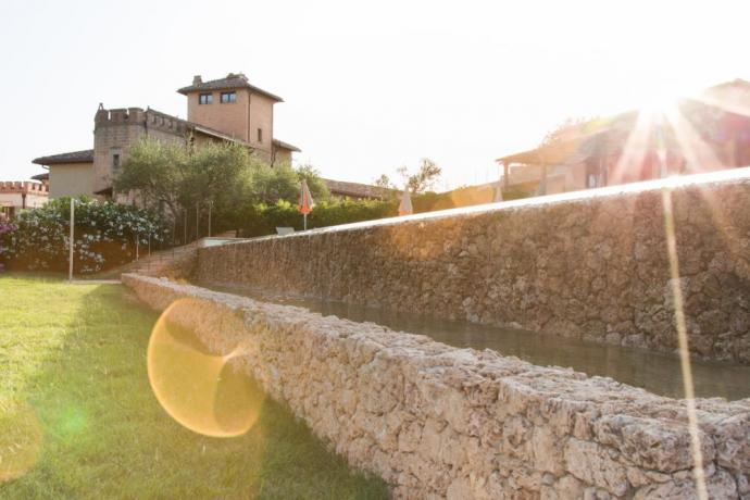 Piscina e solarium albergo 5stelle Perugia  