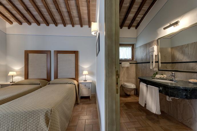 Trilocale con bagno lusso, Agriturismo piscina Riscaldata 