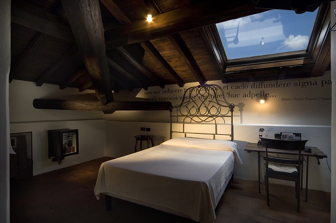 Camere con letto in ferro battuto
