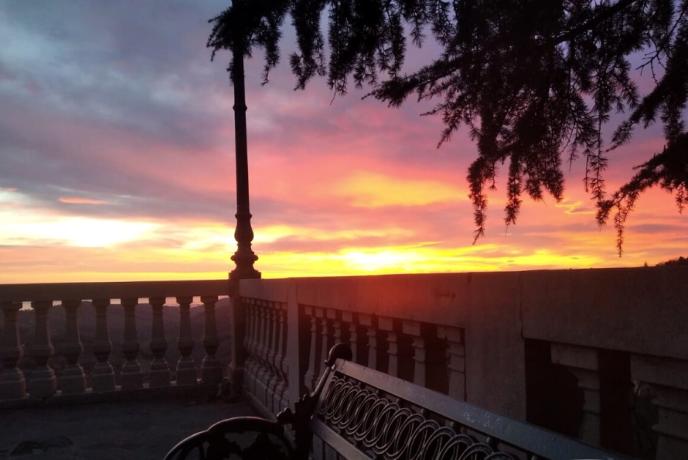 Terrazza ad ATRI con vista città