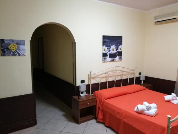 Hotel con Piscina Esterna a Capua