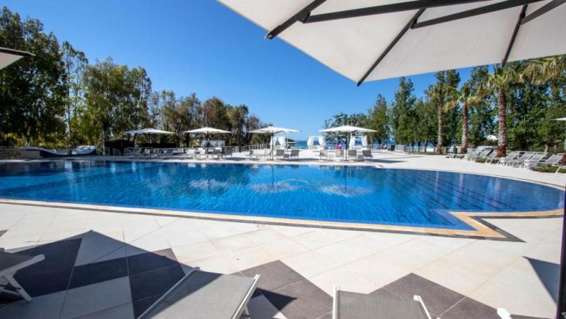 Offerte Villaggio Sicilia: piscina per adulti e bambini