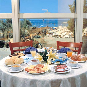 Breakfast and seaview
