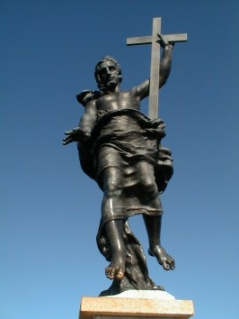 statue of the redeemer in Nuoro 