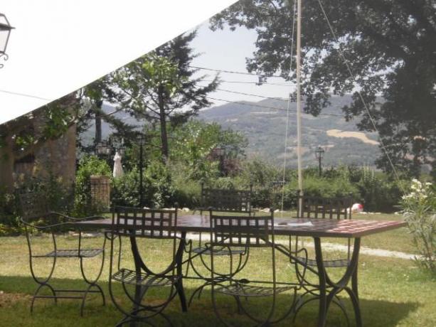 Agriturismo con gazebo esterno per pranzo Umbertide 