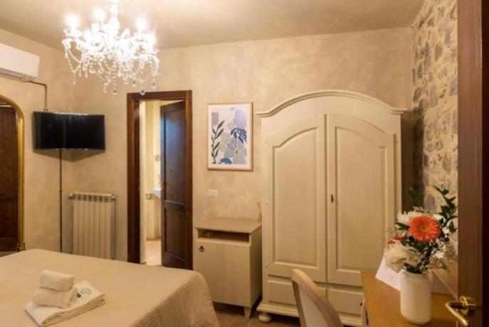 Offerte Umbria casale in campagna per coppie famiglie