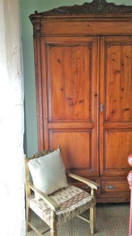 Armadio in camera bed and breakfast ad Arezzo
