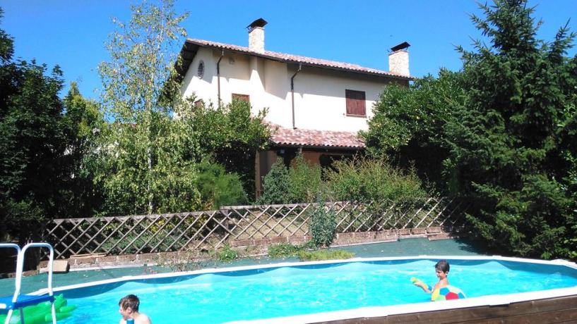 Last Minute WEEKEND B&B in Intera Villa per 7 o Camere a Roio Piano con Bonus Vacanze Accettato