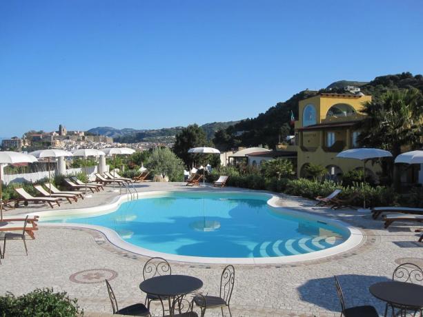 Albergo alle Isole Eolie con Piscina