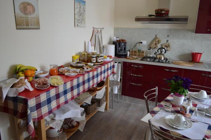 Colazione a Buffet in B&B vicino a Nicolosi 