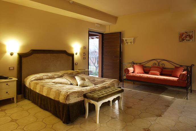 Camera Deluxe con divano letto Bettona