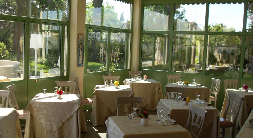 veranda per fare colazione in villa a ravenna