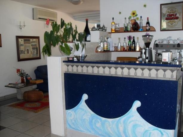 Hotel a Campofilone con Bar privato per ospiti 