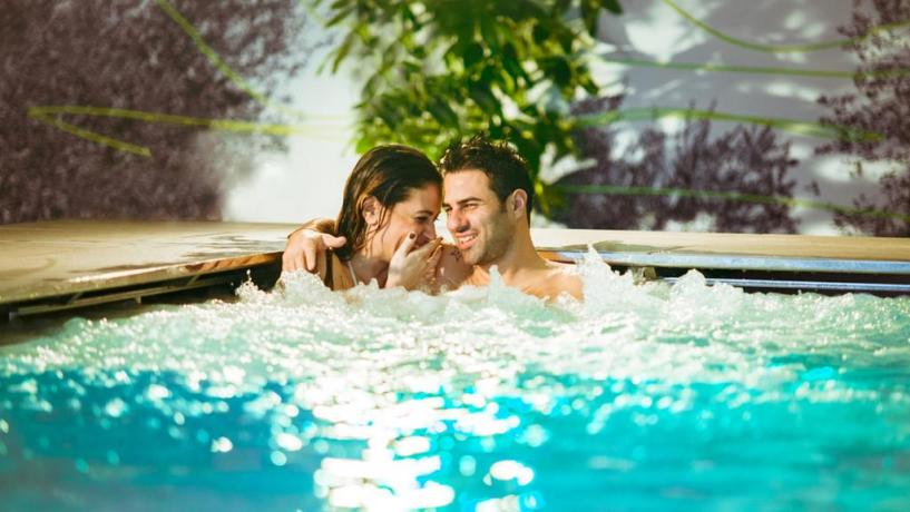 Ponte del 2 GIUGNO Hotel 4 Stelle con benessere e piscina coperta a Chianciano Terme con Centro Benessere o SPA