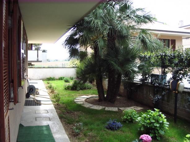 Appartamenti con grande giardino curato Porto Sant'Elpidio