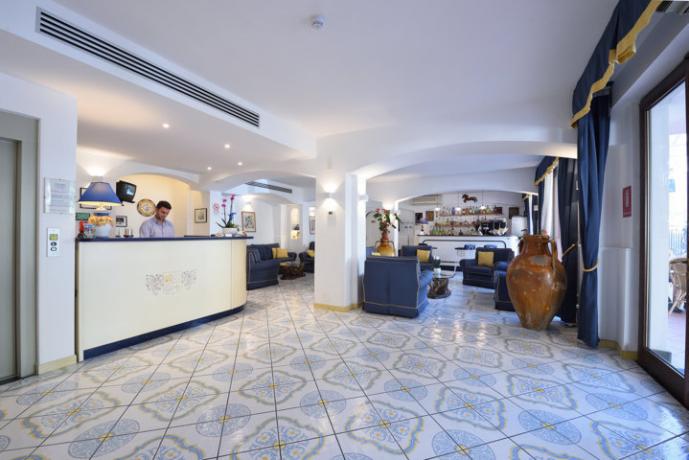 Reception hotel 3 stelle a Minori