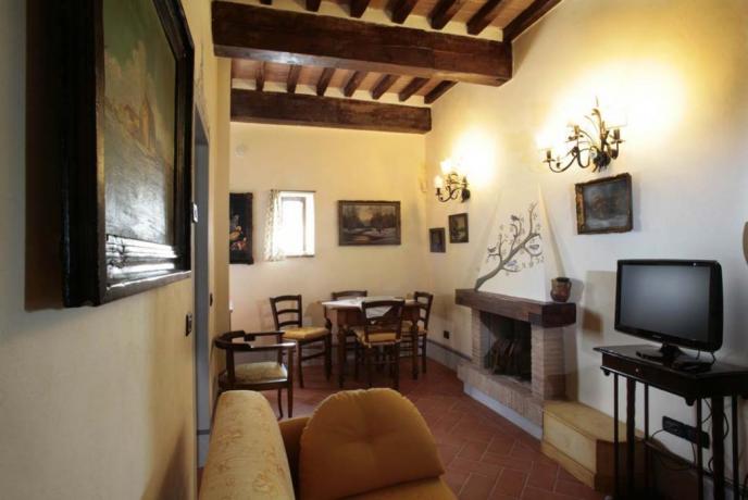 appartamento vacanze Primula 3persone tv camino sala-da-pranzo Capolana