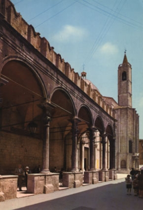 Loggia dei mercanti in ascoli piceno marche