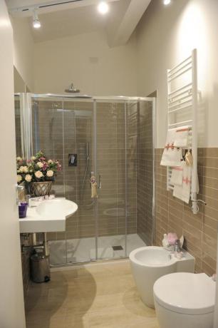 B&B ad Assisi box doccia ideale per coppie