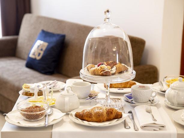 Suite hotel 4stelle servizio colazione camera Battipaglia-Salerno