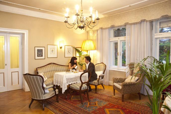 Risveglio con colazione romantica Hotel Trentino 