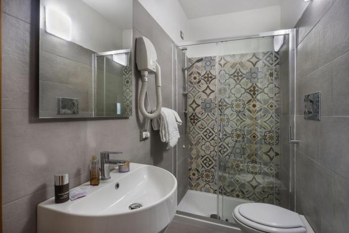 Bagno comfort in hotel 3 stelle a camaiore 