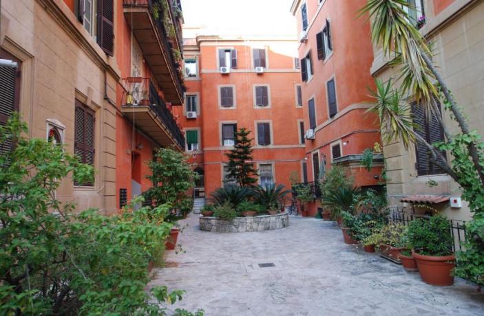 Cortile ingresso B&B Musei Vaticani 