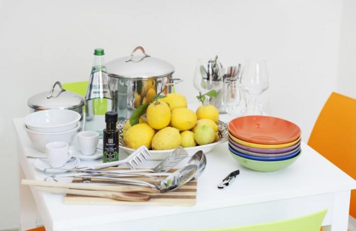 Appartamento vacanze con mestoli e piatti cucina San-Vito-lo-Capo