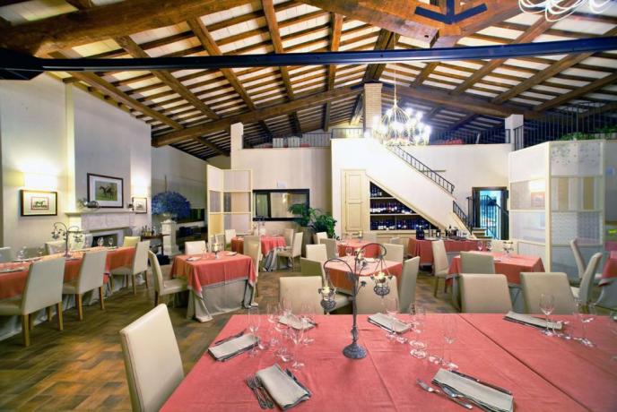 Ristorante romantico in resort a Spoleto  