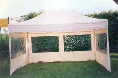Zona Milano Gazebo a montaggio automatico. Fase 4