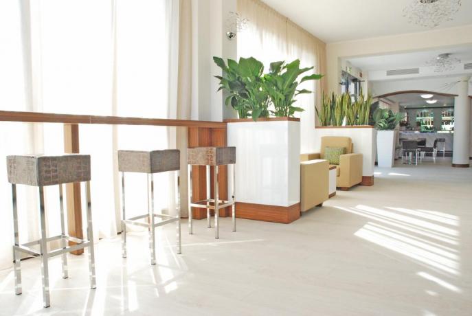 Hotel con Bar privato per gli ospiti MilanoMarittima
