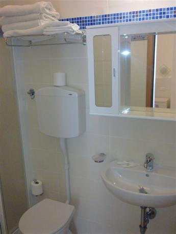 Bagno in appartamento albergo a Cervia