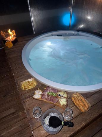 SPA in Bubble: Apericena bordo Jacuzzi