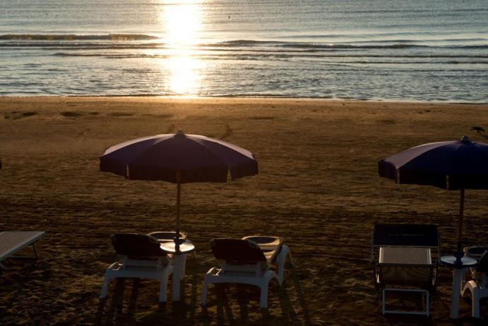 Spiaggia privata dell'albergo in provincia di Foggia