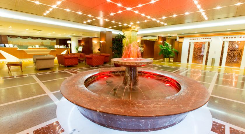 Sala Hall in Hotel 4 stelle a Pomezia