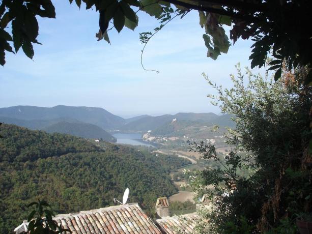 Albergo con stupenda vista Lago a Labro 