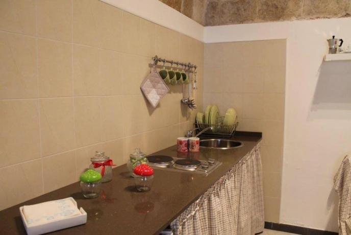 cucina completa appartamento-vacanza Polignano-a-Mare 4persone