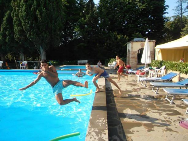 Piscina in villa storica in Umbria