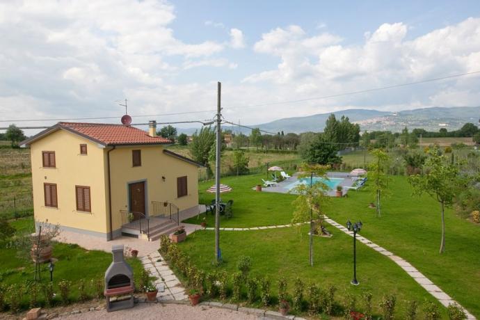 Casa-vacanza-esclusiva-giardino-piscina-Cortona 