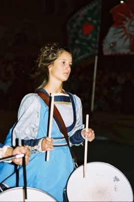 Tamburina durante corteo storico
