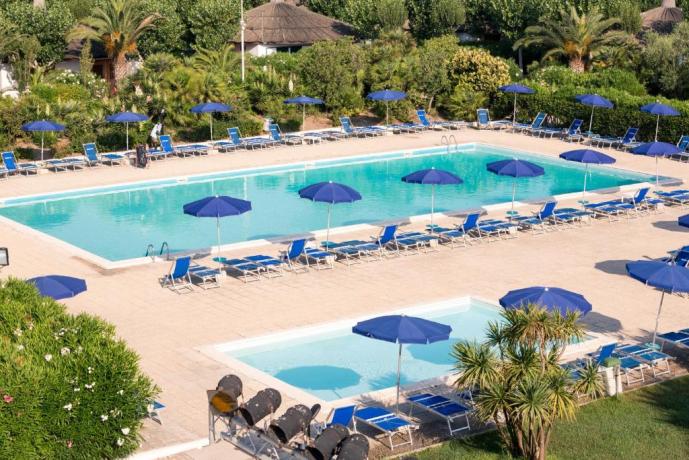 Villaggio a Manfredonia con 2 Piscine vicino Foggia