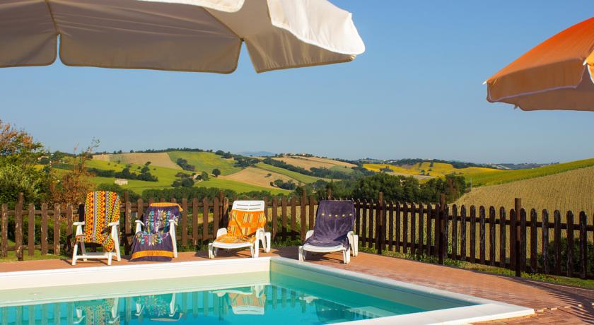 Offerta WEEKEND con Cena Romantica o Menù Enogastronomico in Country House a Montecarotto a prezzi bassi con Bonus Vacanze Accettato