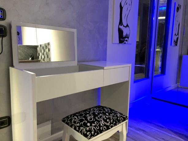 Spa Suite in Perugia, angolo trucco per Lei/Lui 