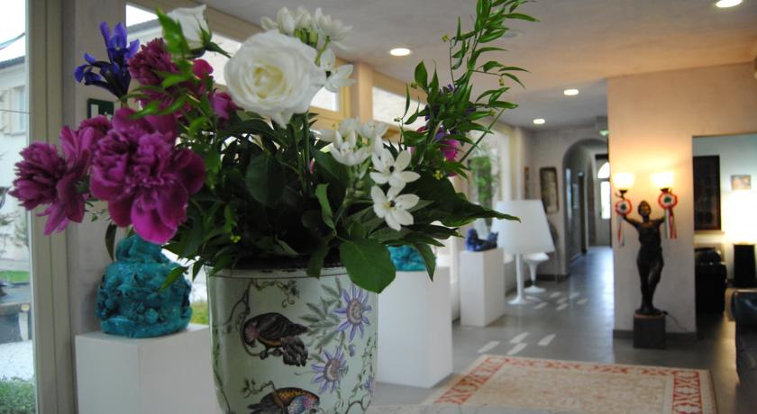 atrio d'ingresso hotel 4 stelle Ravenna villa