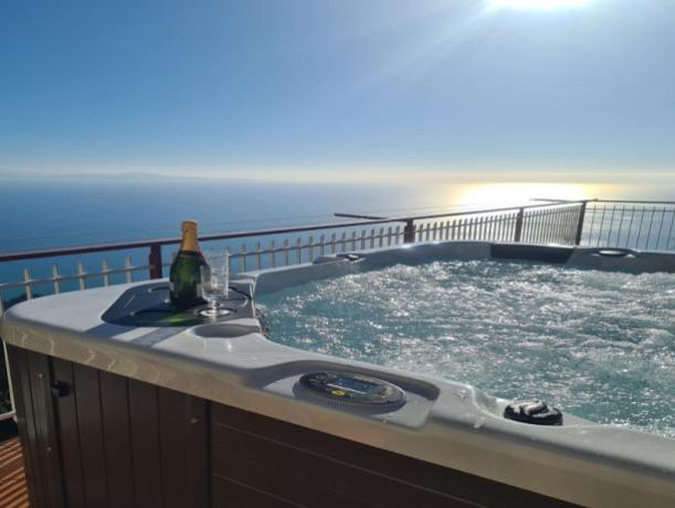 Vasca Jacuzzi in terrazza, Appartamento 4 pax 