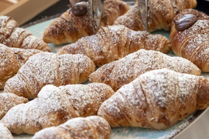 Buffet cornetti Colazione in Villaggio